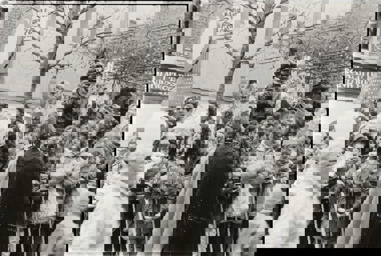 Vintage Bicycle Parade Invites Cyclists to Roll Back the Years in Retro Style