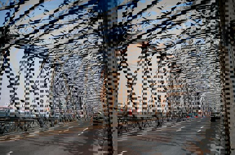 Major Bridge Closure Sparks Weeklong Commute Chaos Across City